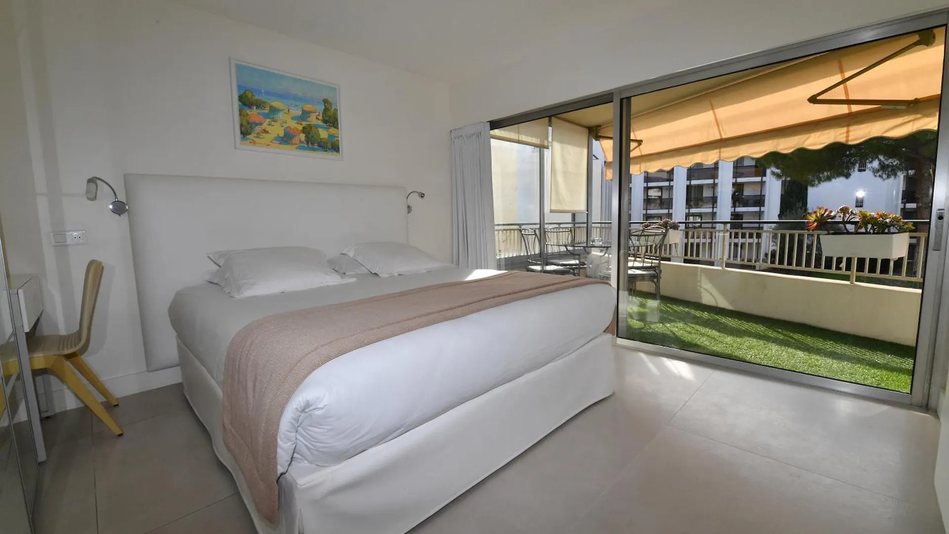 Hotel De Provence Κάννες 3*,  Γαλλία