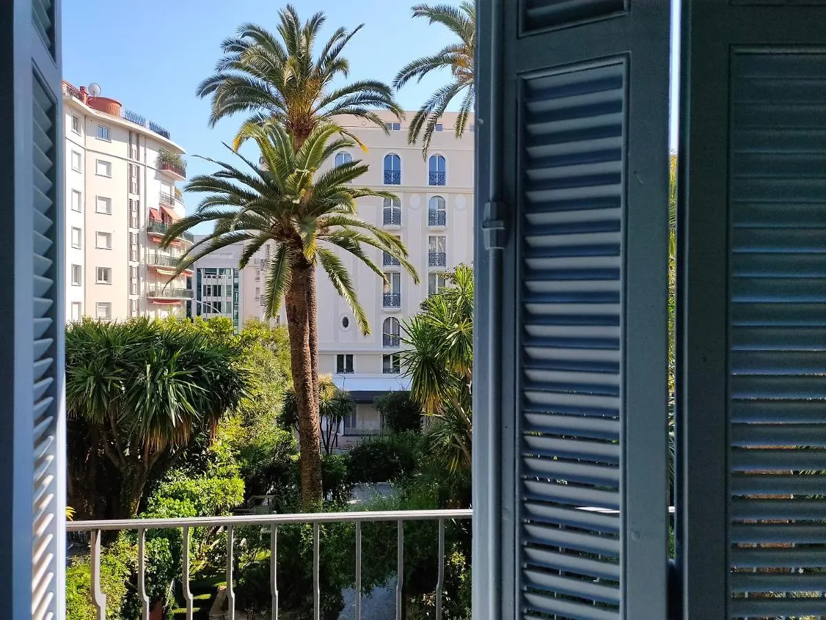 Hotel De Provence Κάννες 3*,